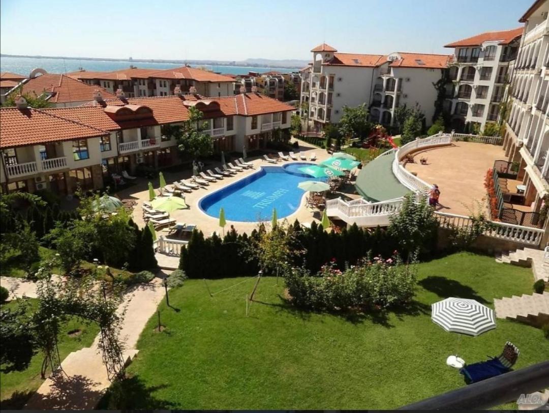 Triumph Holiday Village Sveti Vlas Exterior photo