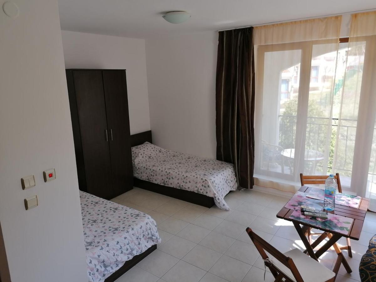 Triumph Holiday Village Sveti Vlas Exterior photo