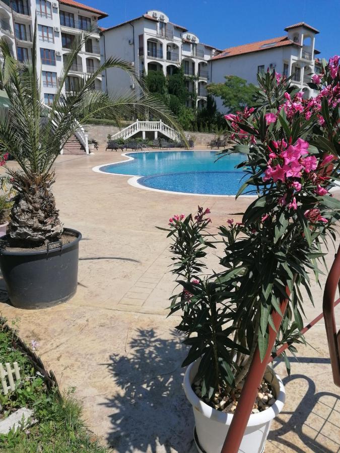 Triumph Holiday Village Sveti Vlas Exterior photo