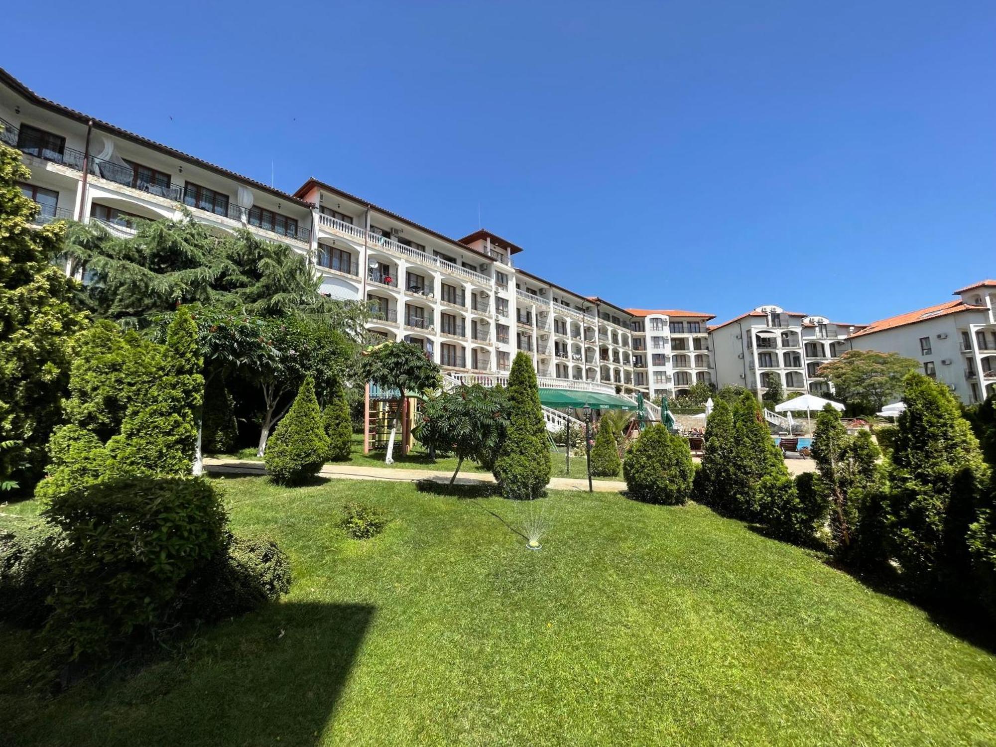 Triumph Holiday Village Sveti Vlas Exterior photo