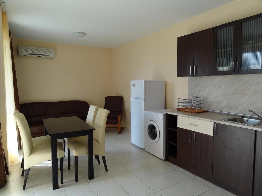 Triumph Holiday Village Sveti Vlas Exterior photo